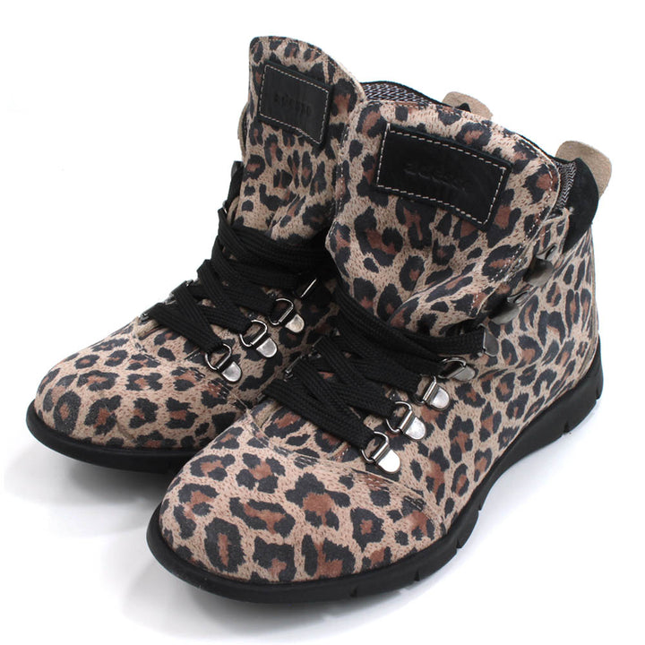 Adesso Boots in Leopard Print