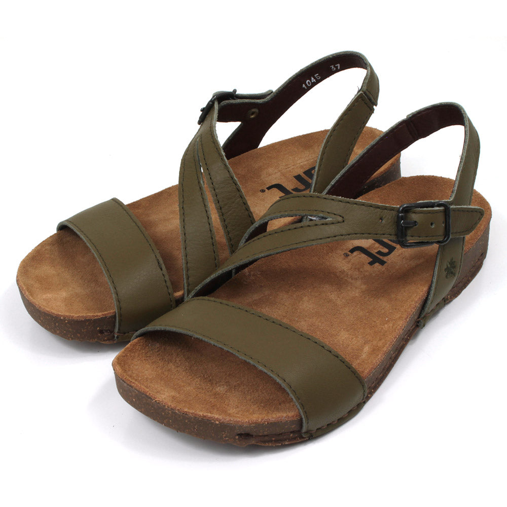Art Metropolitan strappy sandals in bronze leather. Buckle adjustment. Tan coloured footbed. Angled view.