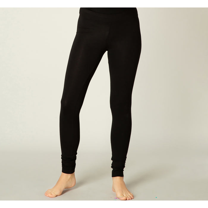Straight leggings in black. Front view with no model