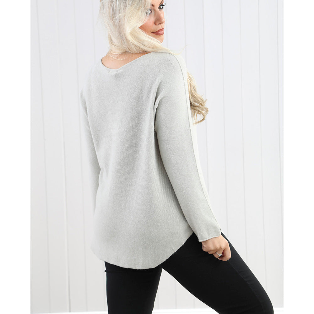 Goose Island V-Neck Jumper - Beige