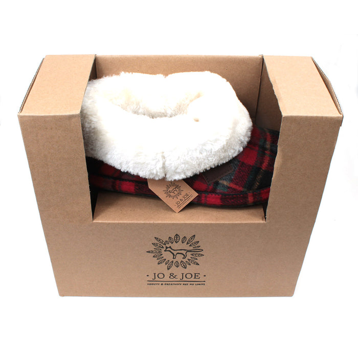 Jo and Joe Highlander red tartan slippers with generous furry ankle cuffs. Presentation gift box view.