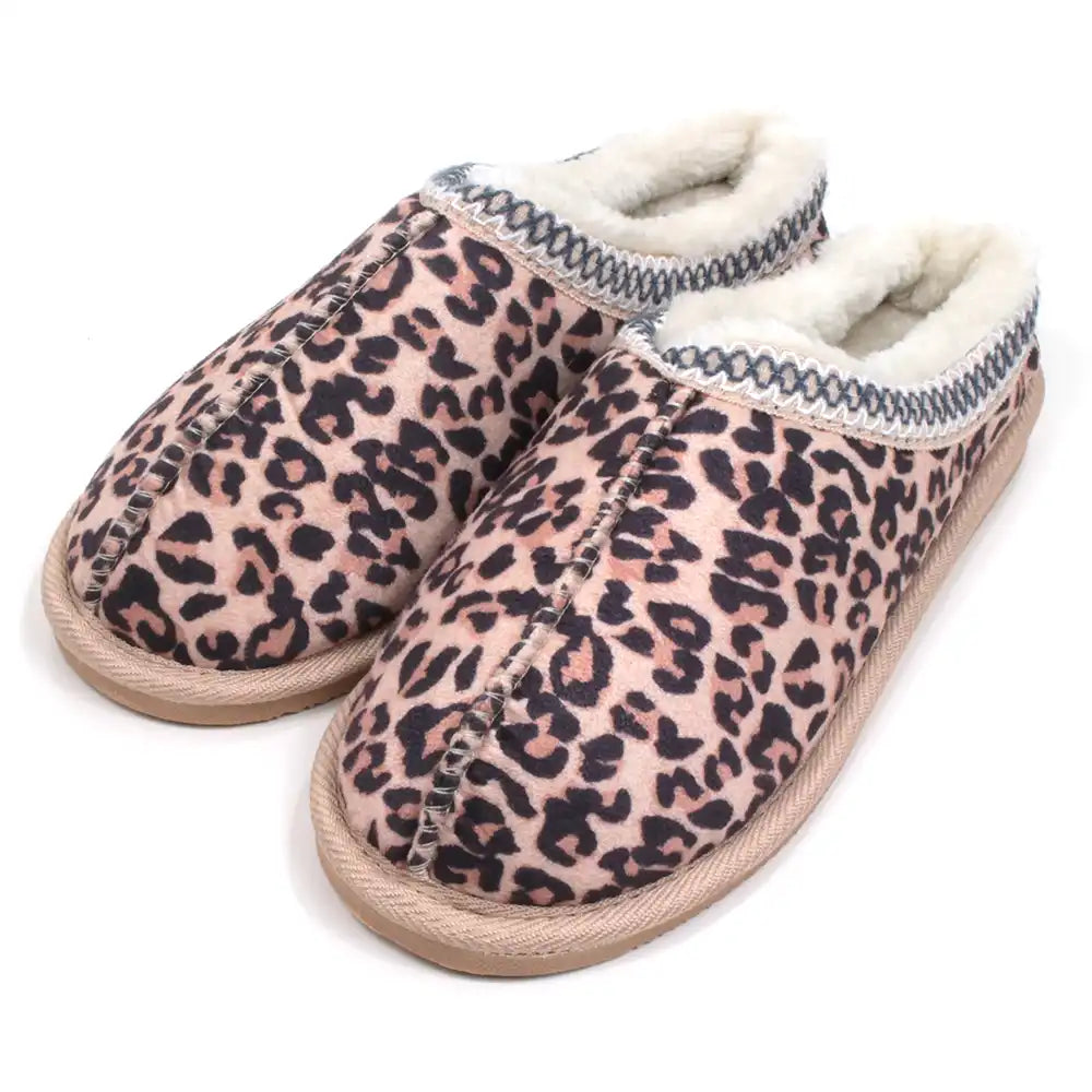 Jo and Joe Koala mule slippers in leopard pattern with stitched detail. Furry inside. Angled view.