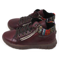 Maroon ankle boots with zippers and knitted ankle cuffs on a white background